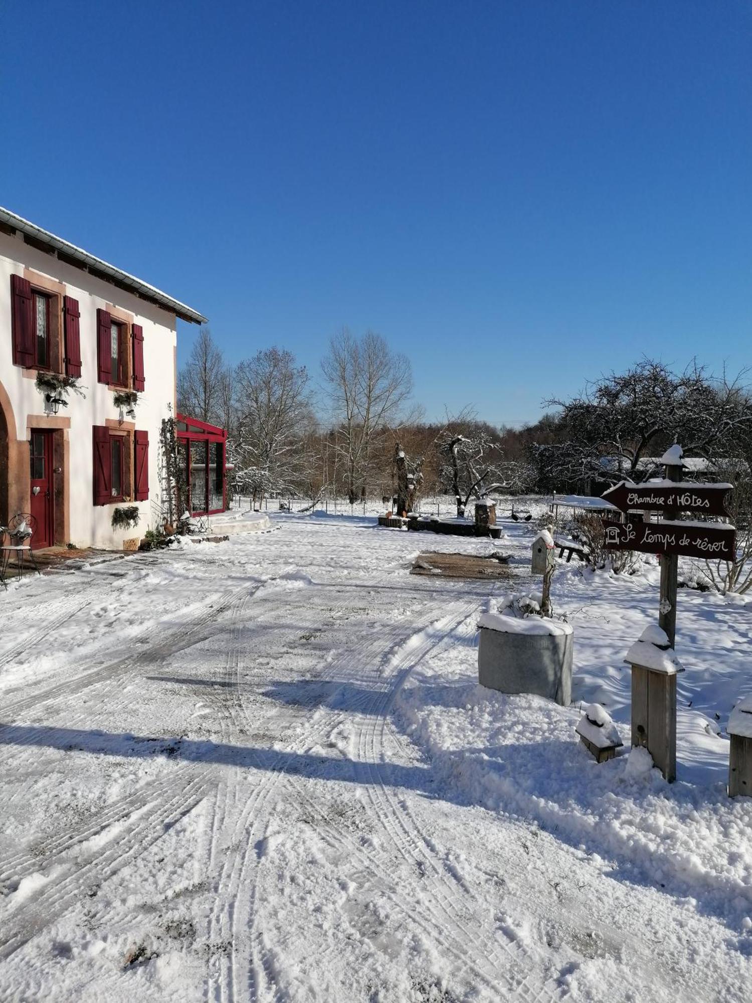 Bed and Breakfast Roulotte Le Temps De Rever Saint-Michel-sur-Meurthe Экстерьер фото